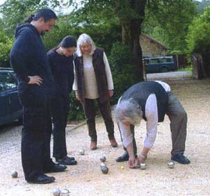PLAYING BOULE